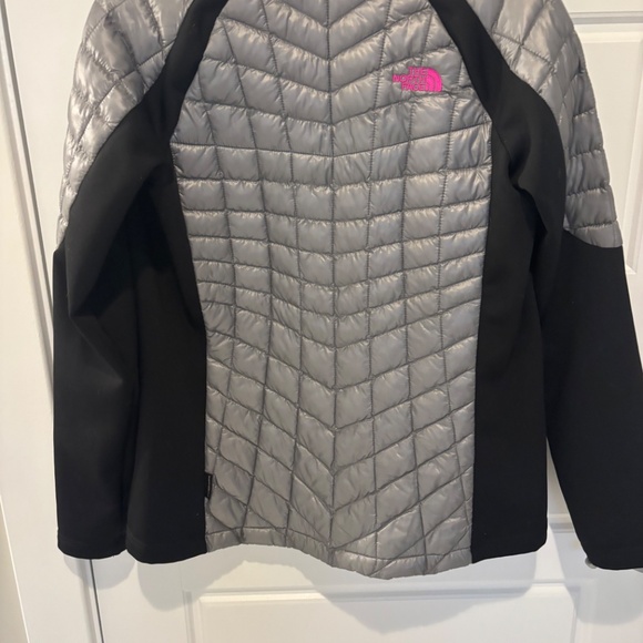 North Face jacket - Picture 4 of 5